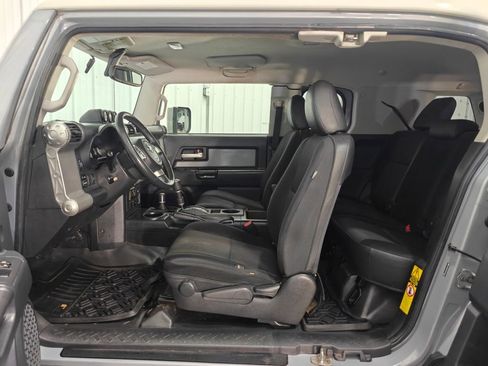 Used 2014 Toyota FJ Cruiser 4WD w/ Upgrade Package image 30