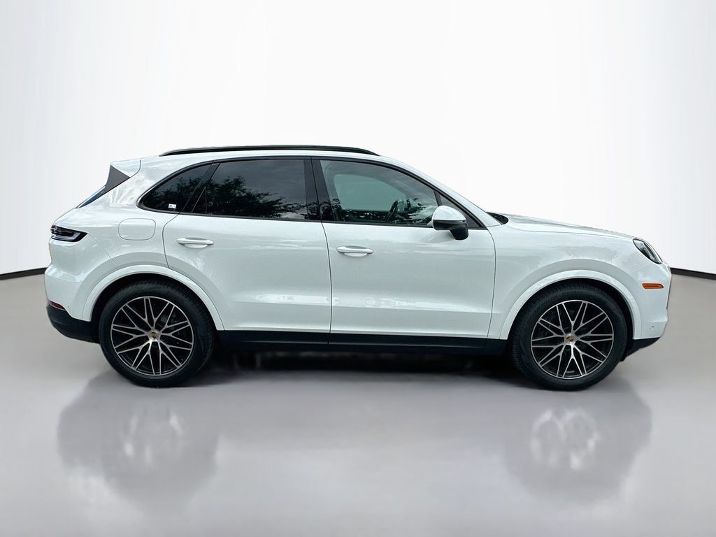 Certified 2025 Porsche Cayenne AWD/4WD image 8
