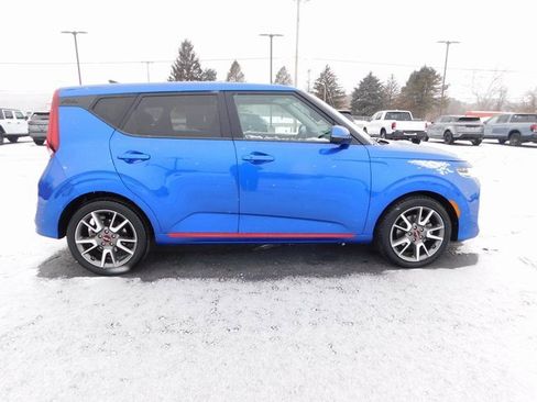 Used 2022 Kia Soul Turbo image 2