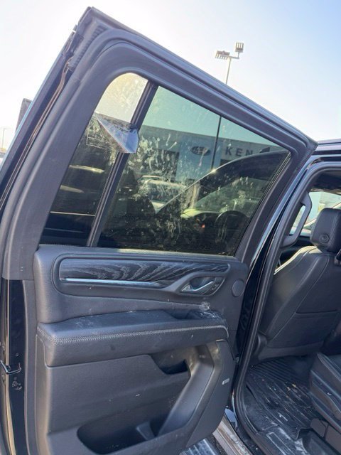 Used 2023 GMC Yukon XL Denali w/ Denali Reserve Package AWD/4WD image 17