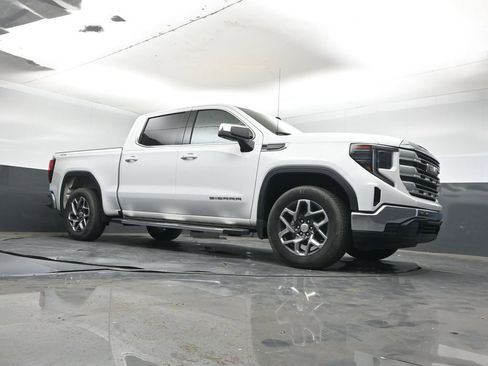 Used 2023 GMC Sierra 1500 SLE image 15