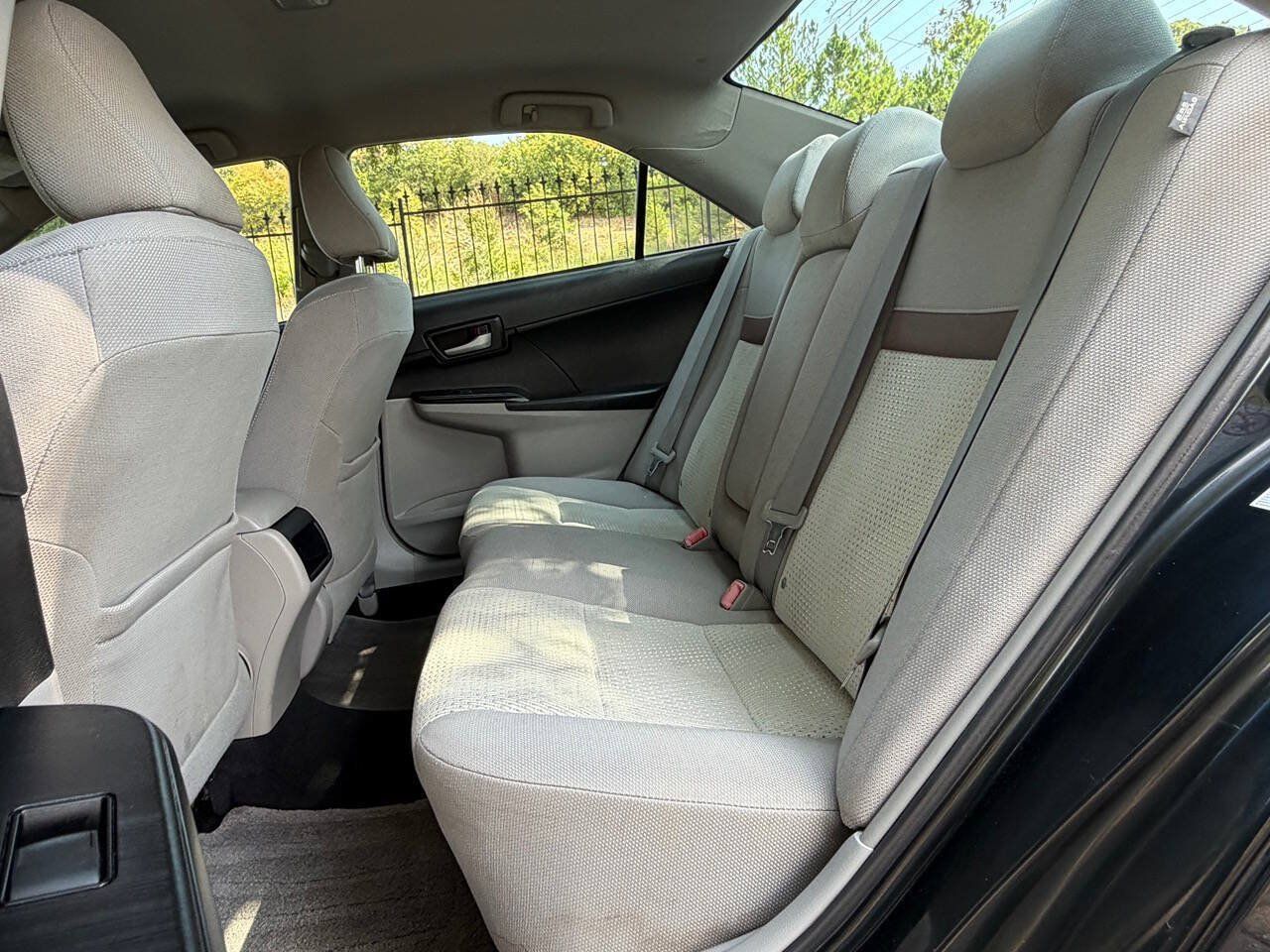 Used 2012 Toyota Camry LE FWD image 23