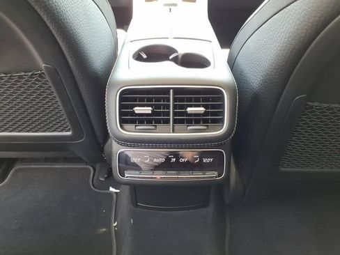 Used 2022 Mercedes-Benz GLS 450 4MATIC image 9