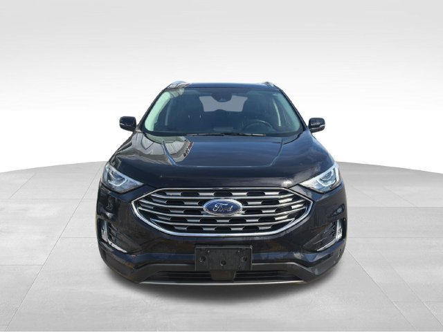 Used 2021 Ford Edge Titanium w/ Class II Trailer Tow Package AWD/4WD image 4