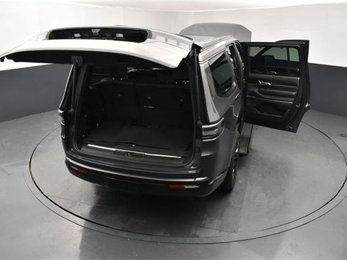 New 2026 Jeep Grand Wagoneer Summit image 29