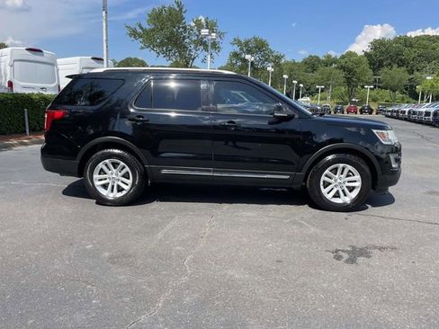 Used 2016 Ford Explorer XLT w/ Equipment Group 202A FWD image 37
