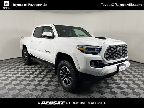Used 2021 Toyota Tacoma TRD Sport w/ Technology Package AWD/4WD image 13