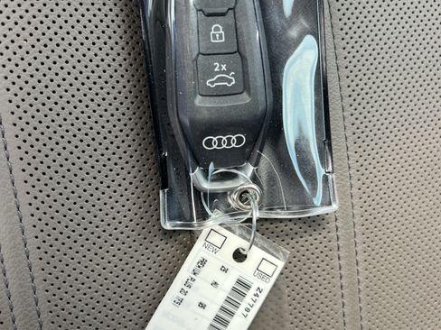 Certified 2025 Audi Q5 Premium w/ Premium Plus AWD/4WD image 38