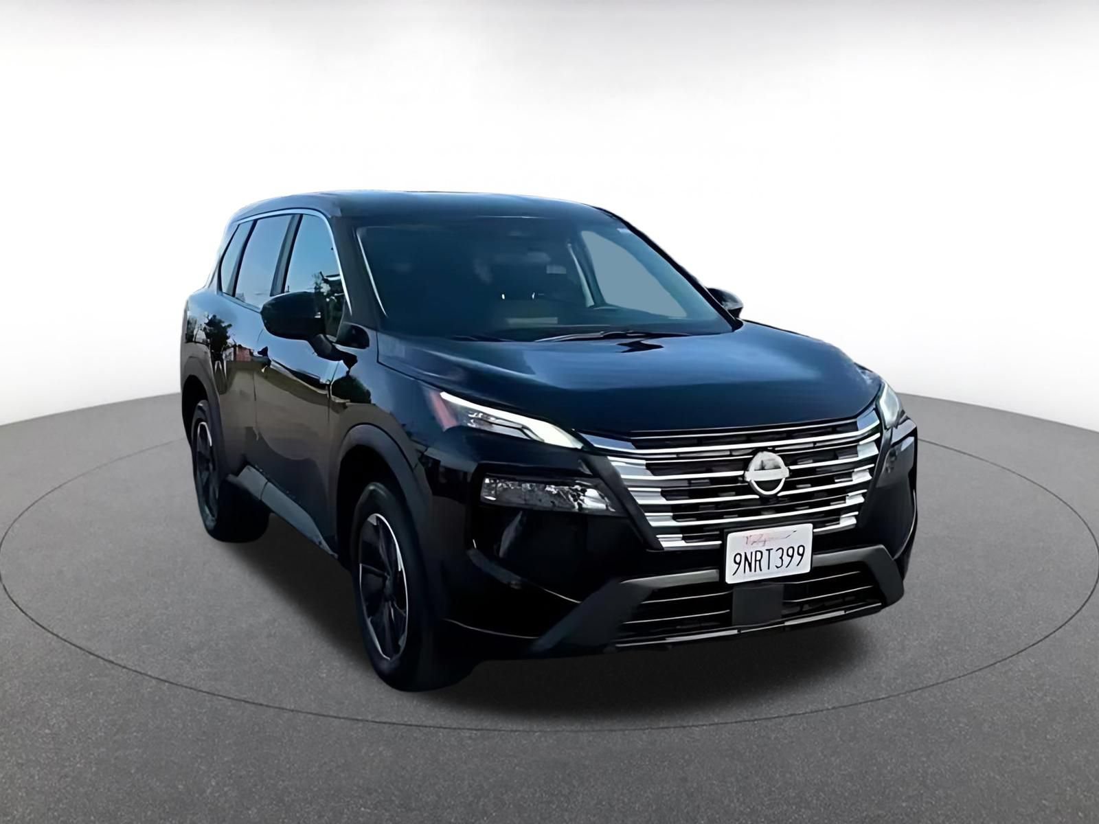 Used 2025 Nissan Rogue SV AWD/4WD image 3