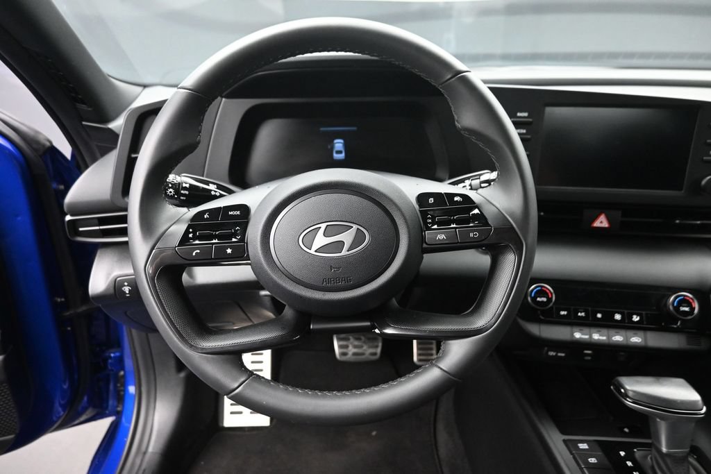Used 2025 Hyundai Elantra Sport FWD image 16