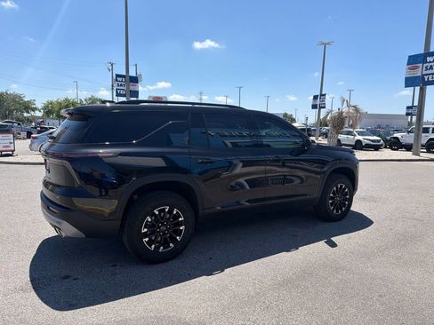 Used 2025 Chevrolet Traverse Z71 w/ Enhanced Driving Package AWD/4WD image 6