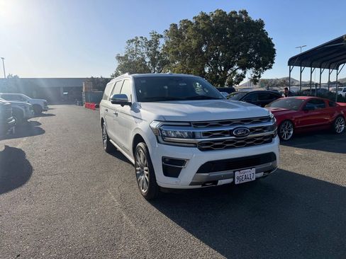 Used 2022 Ford Expedition Max Platinum AWD/4WD image 2