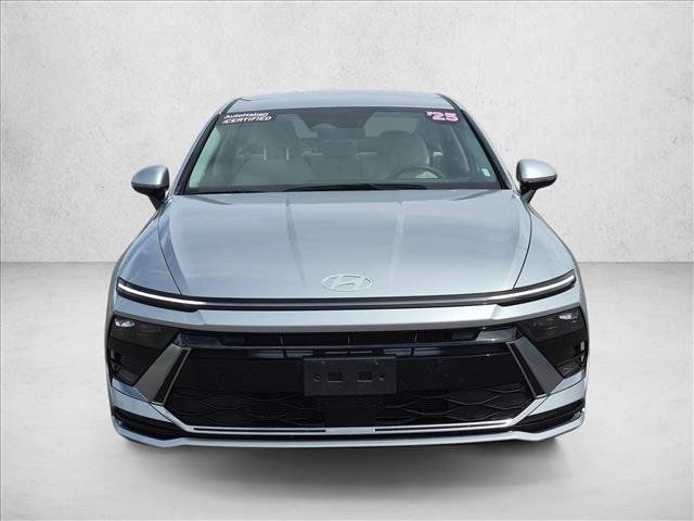 Used 2025 Hyundai Sonata SEL FWD image 2