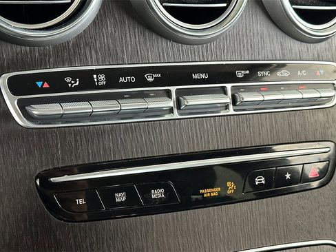 Used 2021 Mercedes-Benz GLC 300 4MATIC image 17