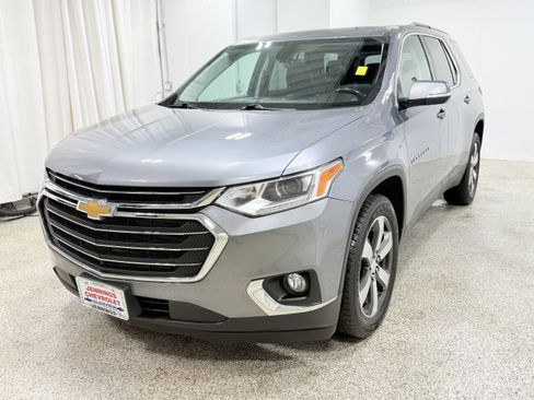 Used 2019 Chevrolet Traverse LT w/ LT Premium Package image 3