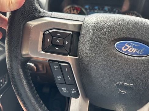 Used 2015 Ford F150 Platinum w/ Equipment Group 701A Luxury AWD/4WD image 36