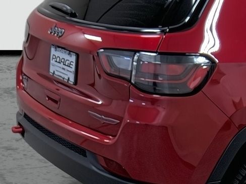 Used 2025 Jeep Compass Trailhawk w/ Trailhawk Elite Group AWD/4WD image 13