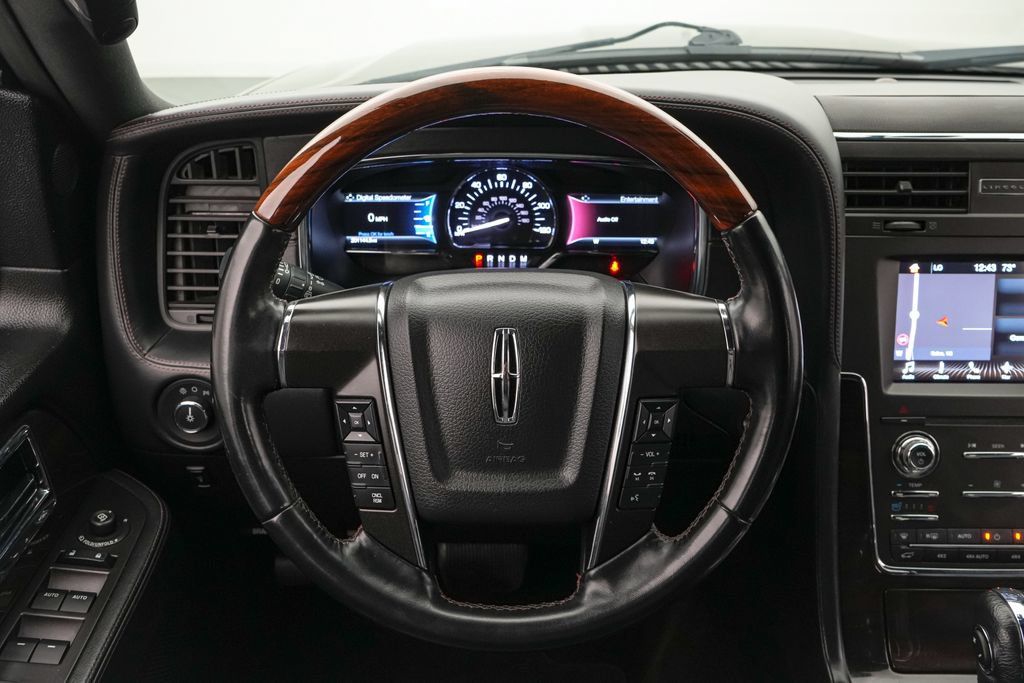 Used 2017 Lincoln Navigator L Reserve AWD/4WD image 14