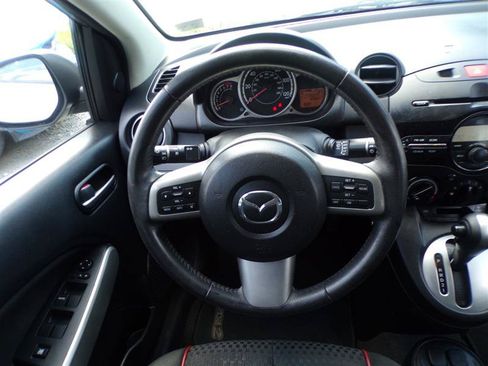 Used 2012 MAZDA MAZDA2 Touring FWD image 30