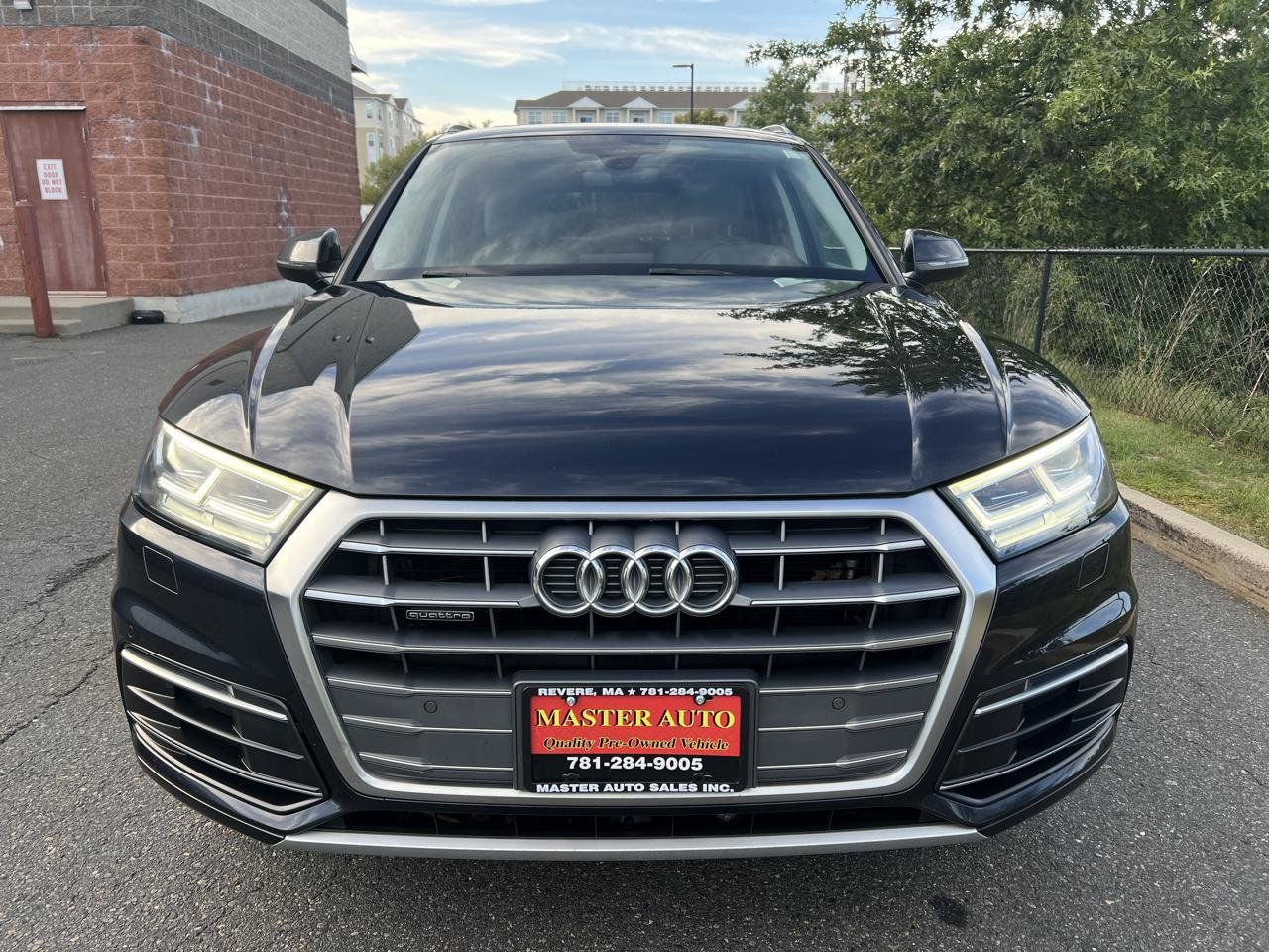 Used 2018 Audi Q5 2.0T Premium Plus w/ Premium Plus Package AWD/4WD image 2