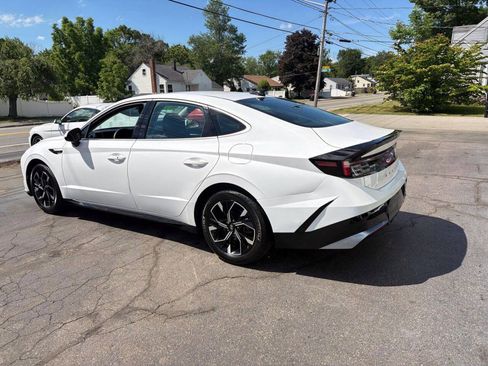 Used 2025 Hyundai Sonata SEL FWD image 3