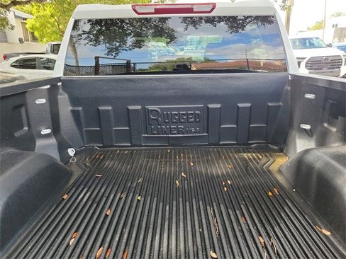 Used 2024 GMC Sierra 1500 SLT image 6