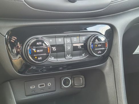 Used 2023 Buick Encore GX Select w/ Sport Touring Package image 15