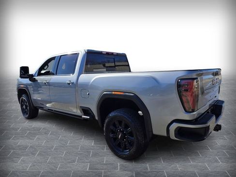 Used 2025 GMC Sierra 2500 AT4 w/ AT4 Premium Plus Package image 5