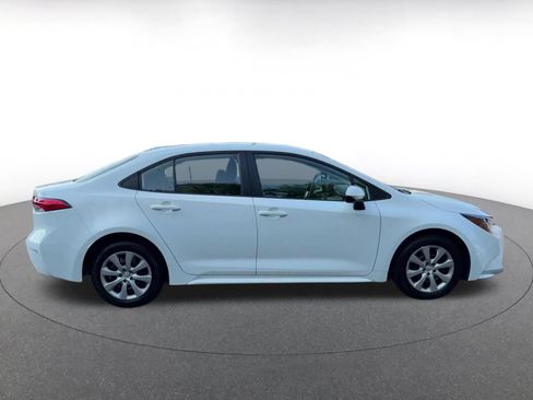 Used 2025 Toyota Corolla LE FWD image 16