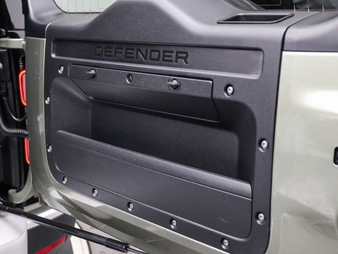 Used 2021 Land Rover Defender 90 First Edition AWD/4WD image 34