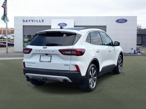 Used 2023 Ford Escape Platinum w/ Class II Trailer Tow Package AWD/4WD image 5
