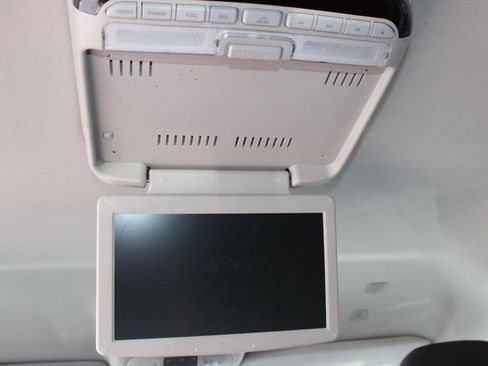 Used 2018 Chrysler Pacifica Touring Plus image 28