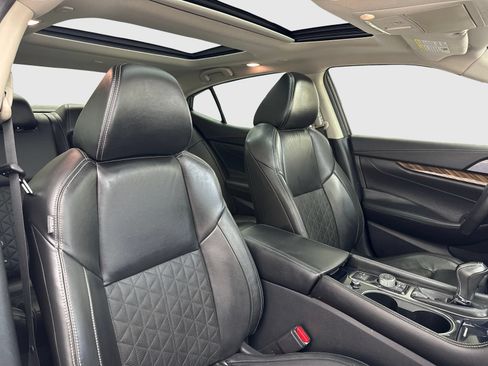 Used 2018 Nissan Maxima Platinum FWD image 40