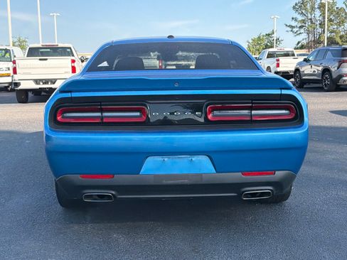 Used 2019 Dodge Challenger SXT RWD image 11