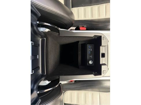 Used 2017 Land Rover Range Rover Sport SVR AWD/4WD image 26