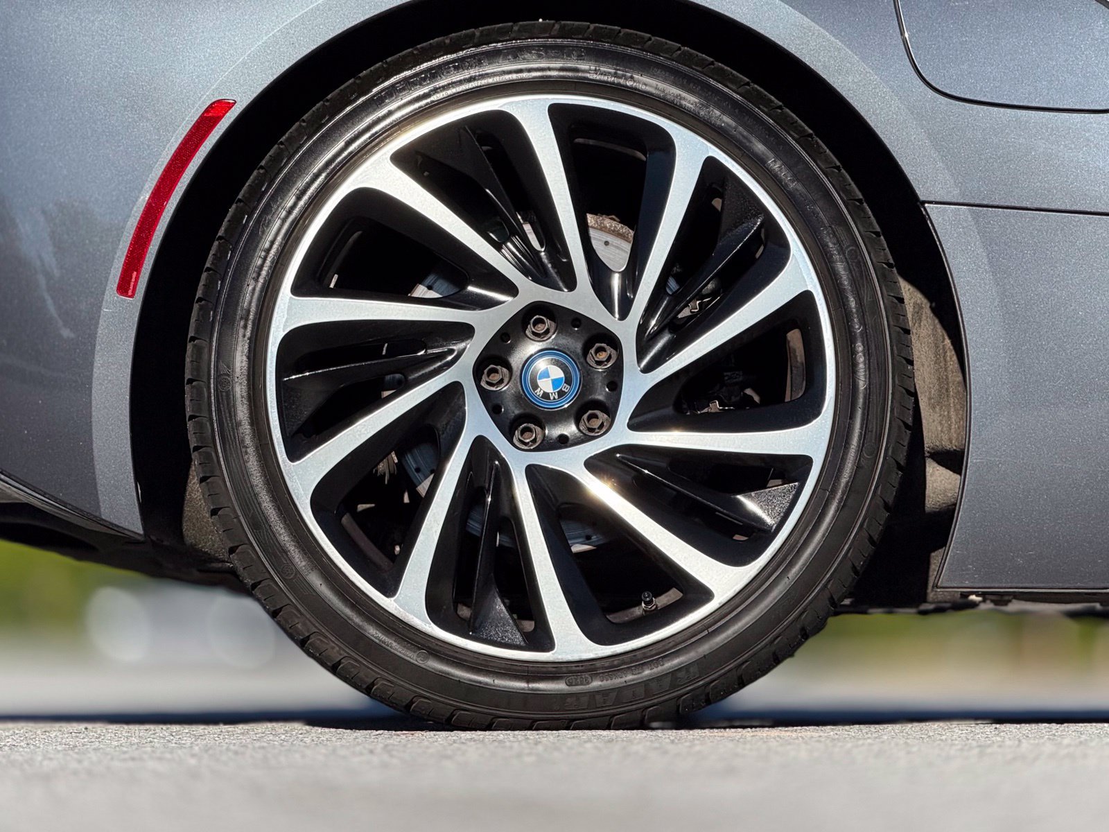 Used 2017 BMW i8 AWD/4WD image 21