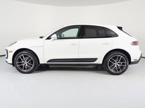 New 2026 Porsche Macan image 2