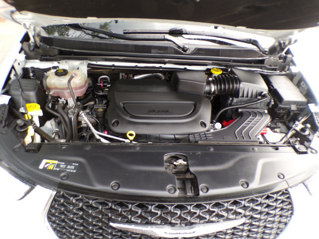 Used 2022 Chrysler Pacifica Touring-L FWD image 31