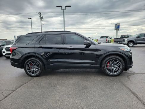 Certified 2025 Ford Explorer ST AWD/4WD image 3