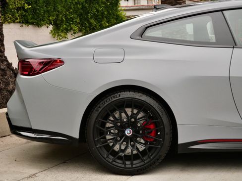 Used 2023 BMW M4 CSL image 12