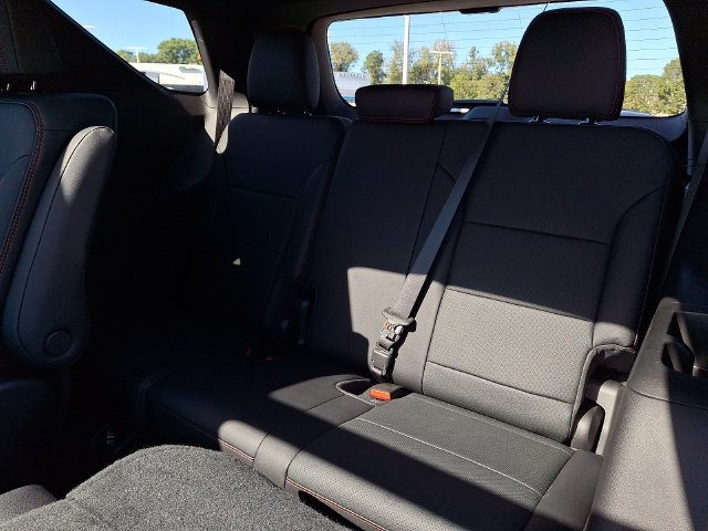 Used 2026 Chevrolet Traverse RS w/ LPO, Floor Liner Package AWD/4WD image 19
