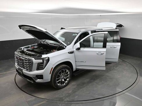 New 2026 GMC Yukon XL Denali w/ Denali Reserve Package AWD/4WD image 48