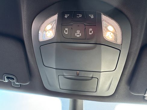 New 2026 Chrysler Pacifica Select image 11
