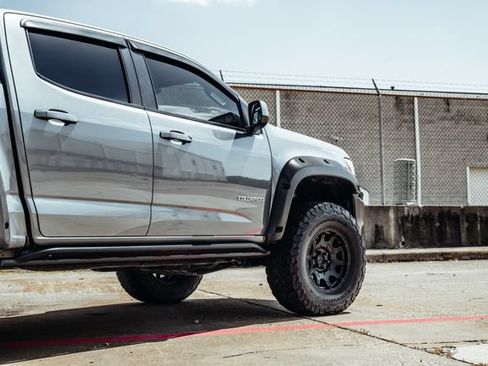 Used 2019 Chevrolet Colorado ZR2 w/ Colorado ZR2 Bison Edition AWD/4WD image 30