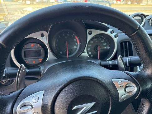 Used 2016 Nissan 370Z Touring image 16