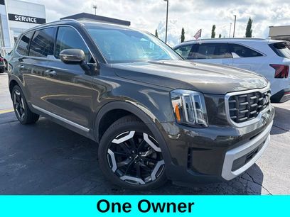 Used 2024 Kia Telluride S w/ S Sunroof Package