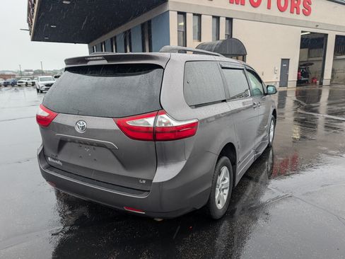 Used 2015 Toyota Sienna LE FWD image 8