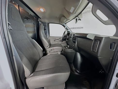 Used 2024 GMC Savana 2500 Work Van w/ Driver Convenience Package image 26