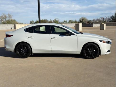 Used 2024 MAZDA MAZDA3 s FWD image 9