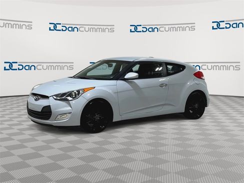 Used 2014 Hyundai Veloster RE:FLEX Edition image 4
